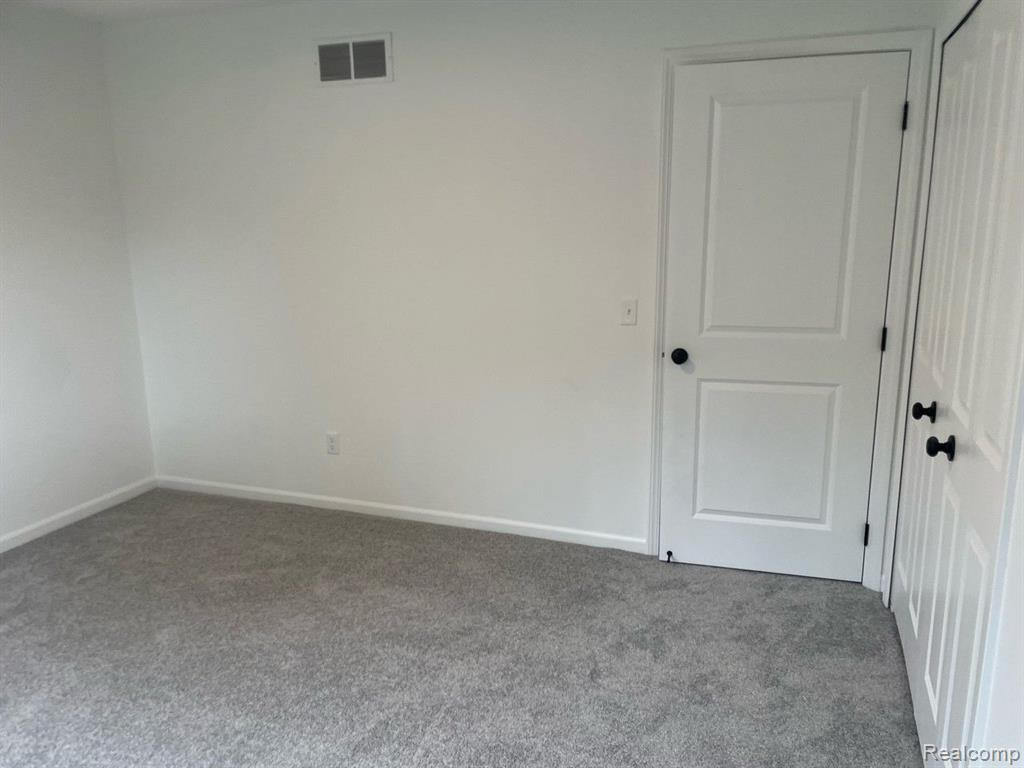 448 W Elza Avenue, Hazel Park, MI 48030 — Photo 8