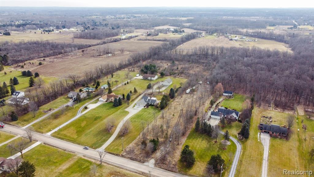 7202 E MAPLE Avenue, Grand Blanc, MI 48439 — Photo 6