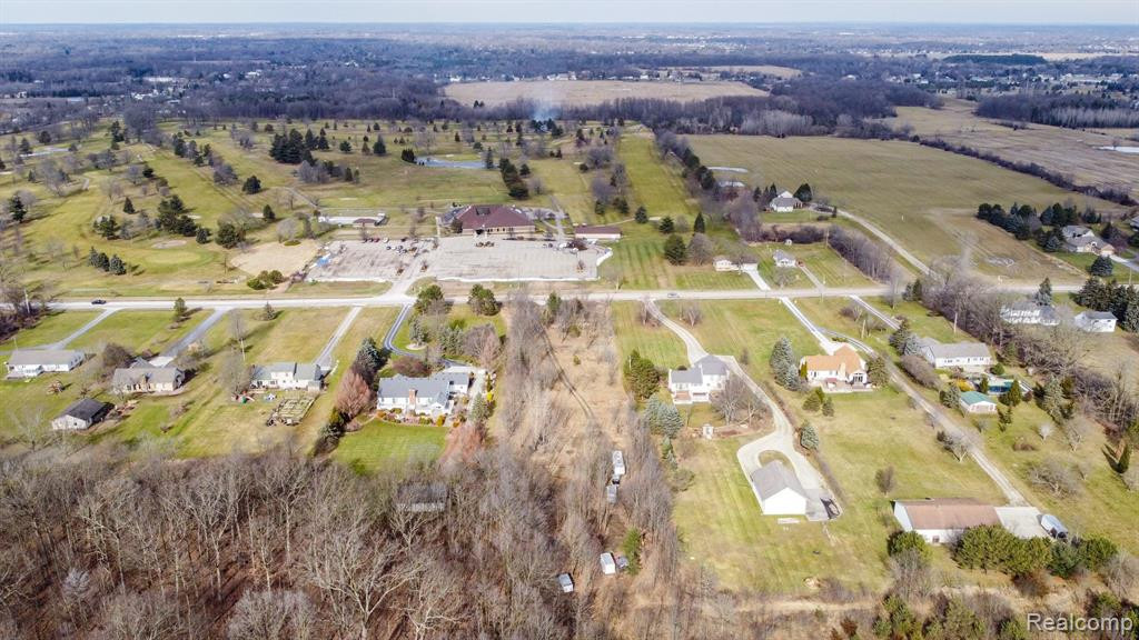 7202 E MAPLE Avenue, Grand Blanc, MI 48439 — Photo 12