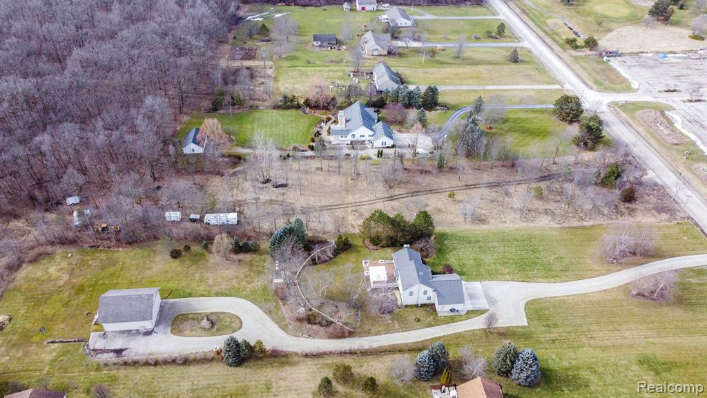 7202 E MAPLE Avenue, Grand Blanc, MI 48439 — Photo 15