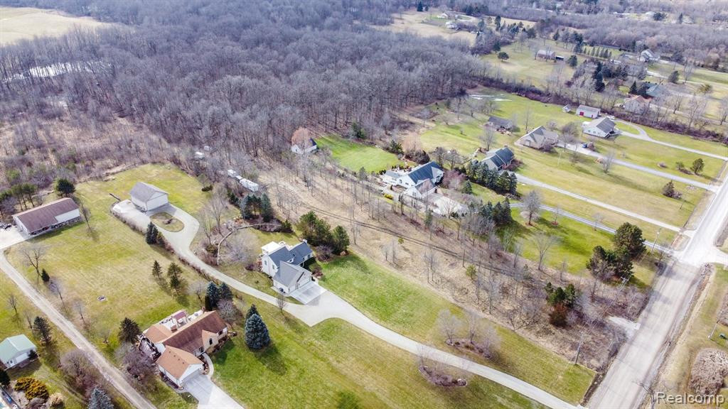 7202 E MAPLE Avenue, Grand Blanc, MI 48439 — Photo 16