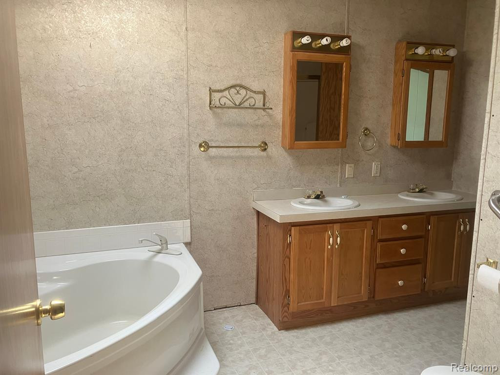 148 Hidden Ridge, Morrice, MI 48857 — Photo 4