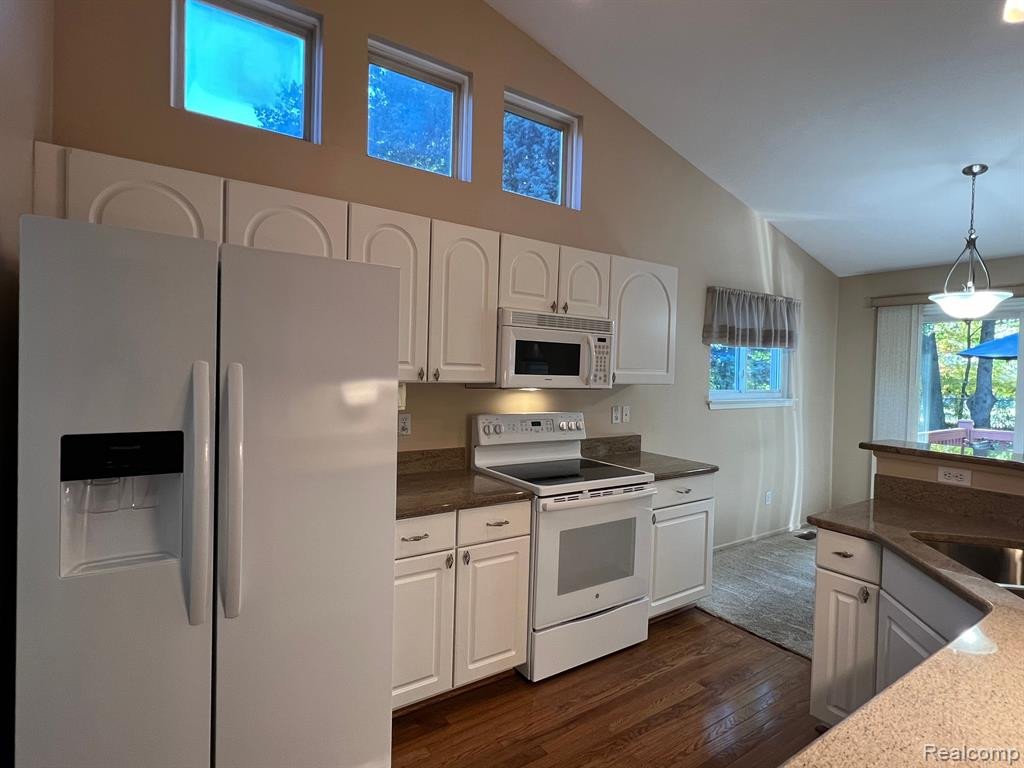 37125 AMHURST Drive, 38, Westland, MI — Photo 6