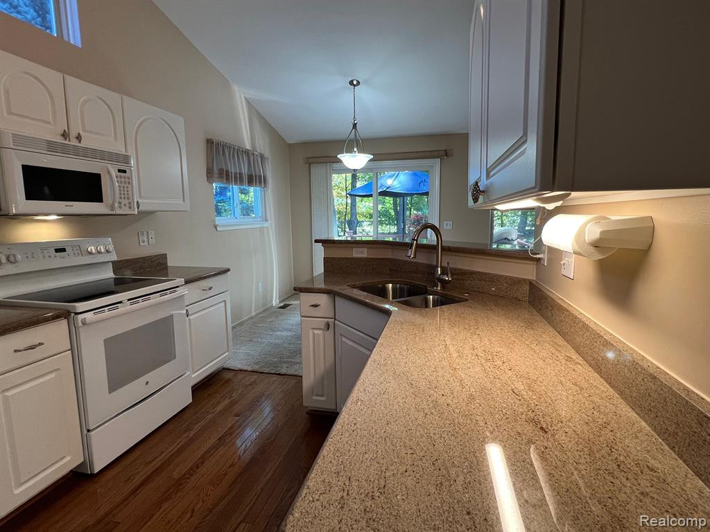 37125 AMHURST Drive, 38, Westland, MI — Photo 13