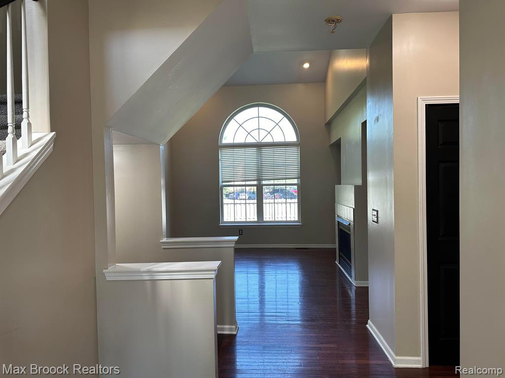38258 SARATOGA, Farmington Hills, MI 48331 — Photo 2
