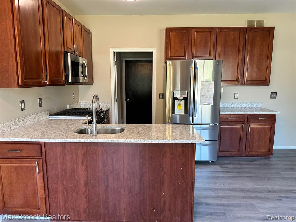 38258 SARATOGA, Farmington Hills, MI 48331 — Photo 6