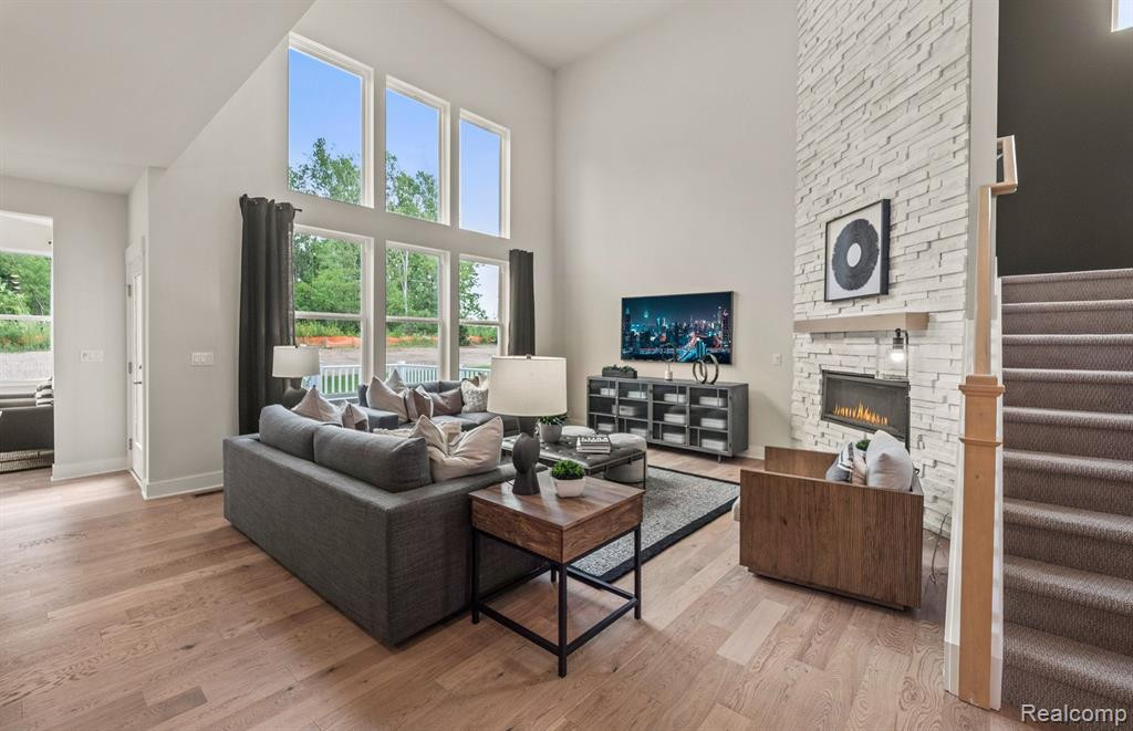 51009 Green Meadows Drive, Macomb, MI 48042 — Photo 2
