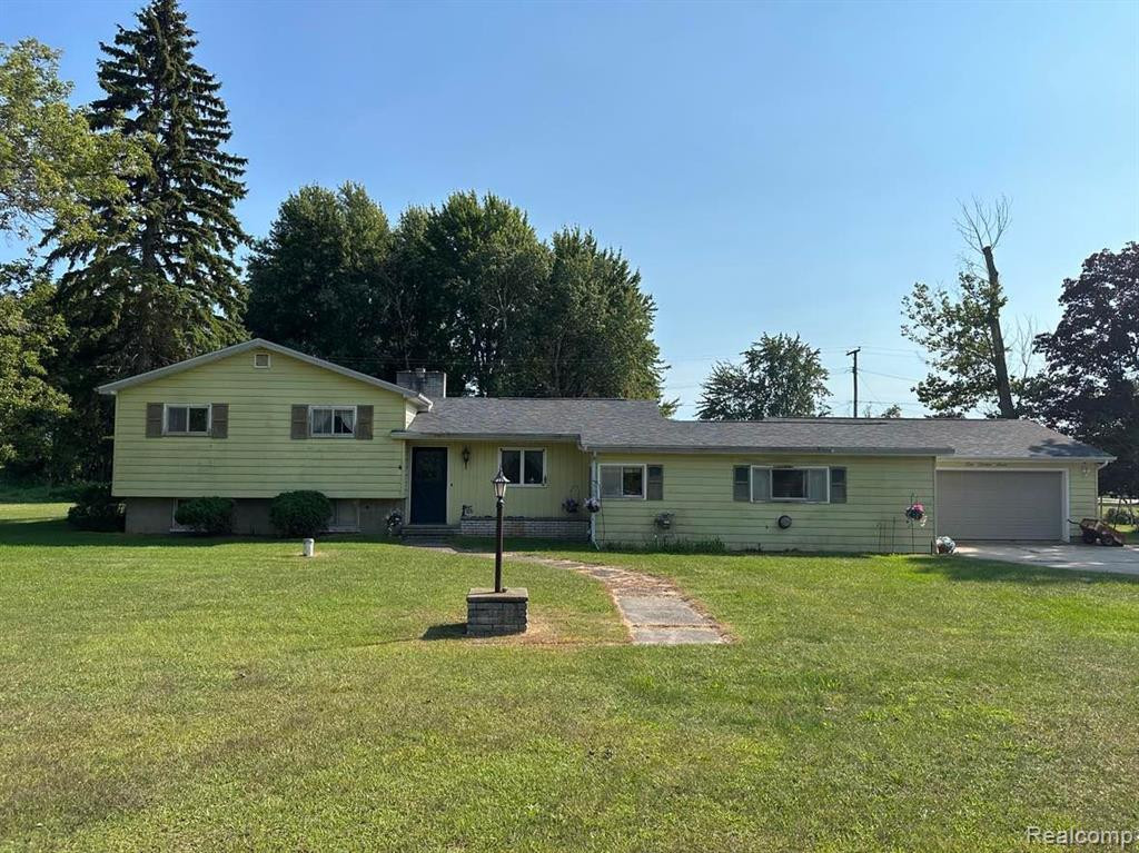 675 ALLAN, Bad Axe, MI 48413 — front exterior