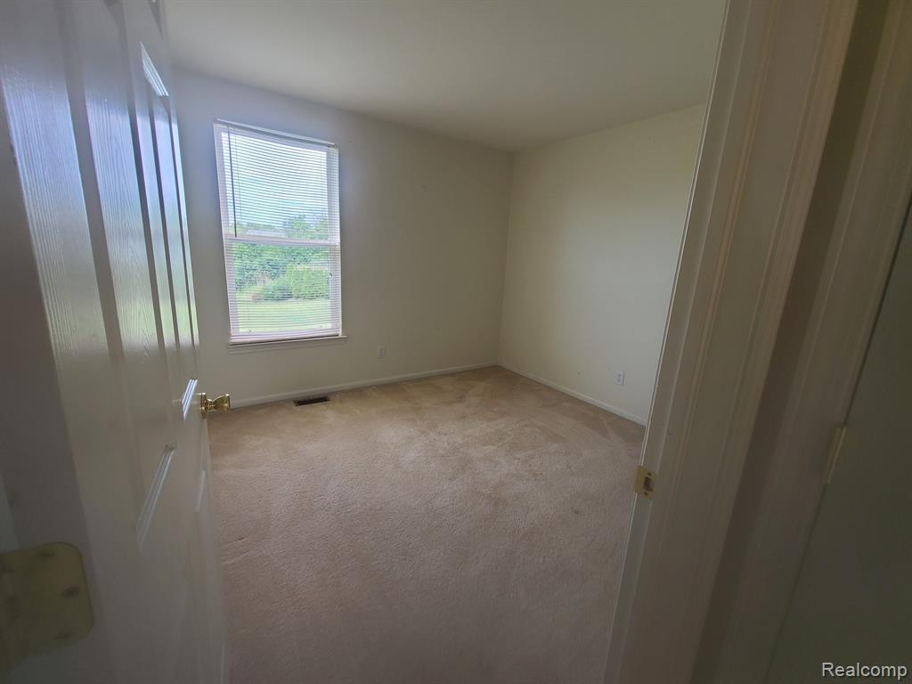 9791 RAVENSHIRE Drive, Ypsilanti, MI 48198 — Photo 18