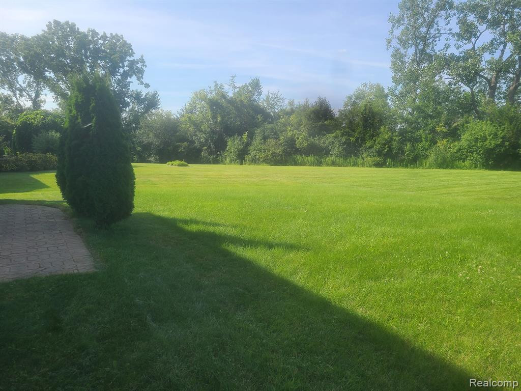 9791 RAVENSHIRE Drive, Ypsilanti, MI 48198 — Photo 23