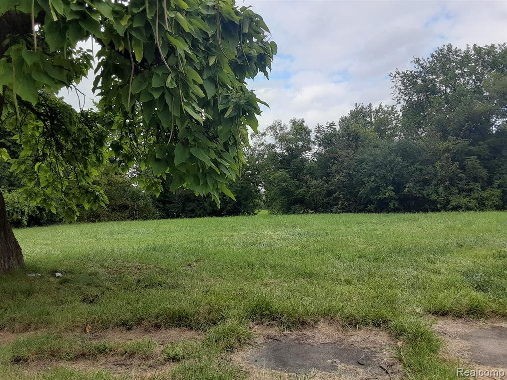 1605 SE Sterling Oaks Court, Ada, MI, 49301