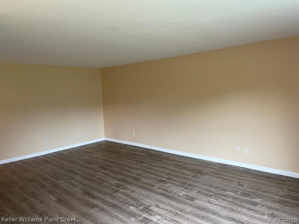 640 E FOX HILLS Drive, Bloomfield Hills, MI 48304 — Photo 6