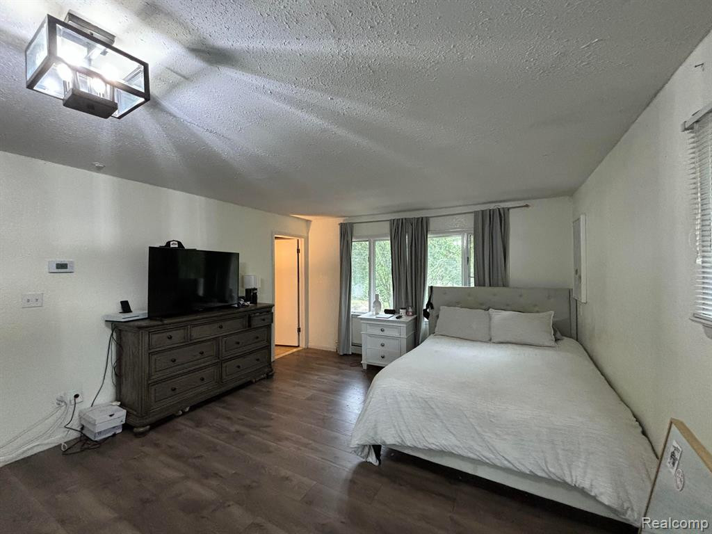 717 W ROCKWELL Street, Fenton, MI 48430 — Photo 17