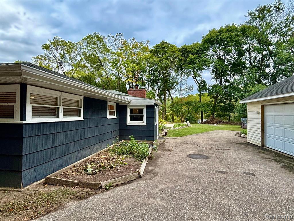717 W ROCKWELL Street, Fenton, MI 48430 — Photo 31