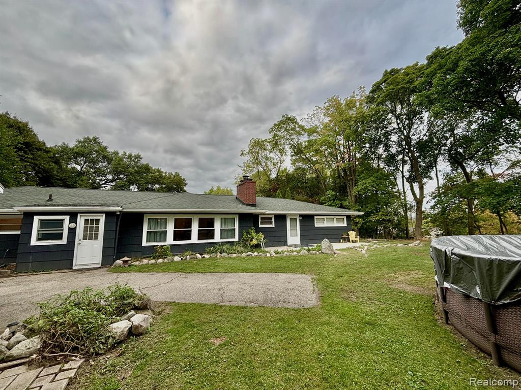 717 W ROCKWELL Street, Fenton, MI 48430 — Photo 32