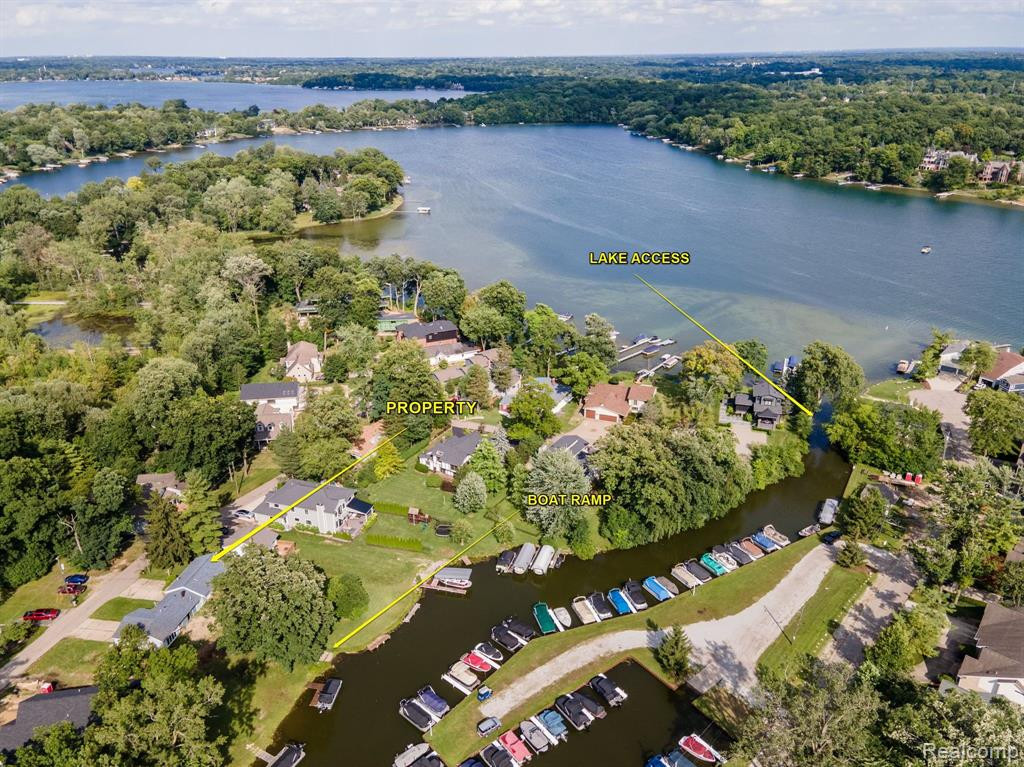 5563 PARK Drive, Orchard Lake Village, MI 48324 — Photo 3
