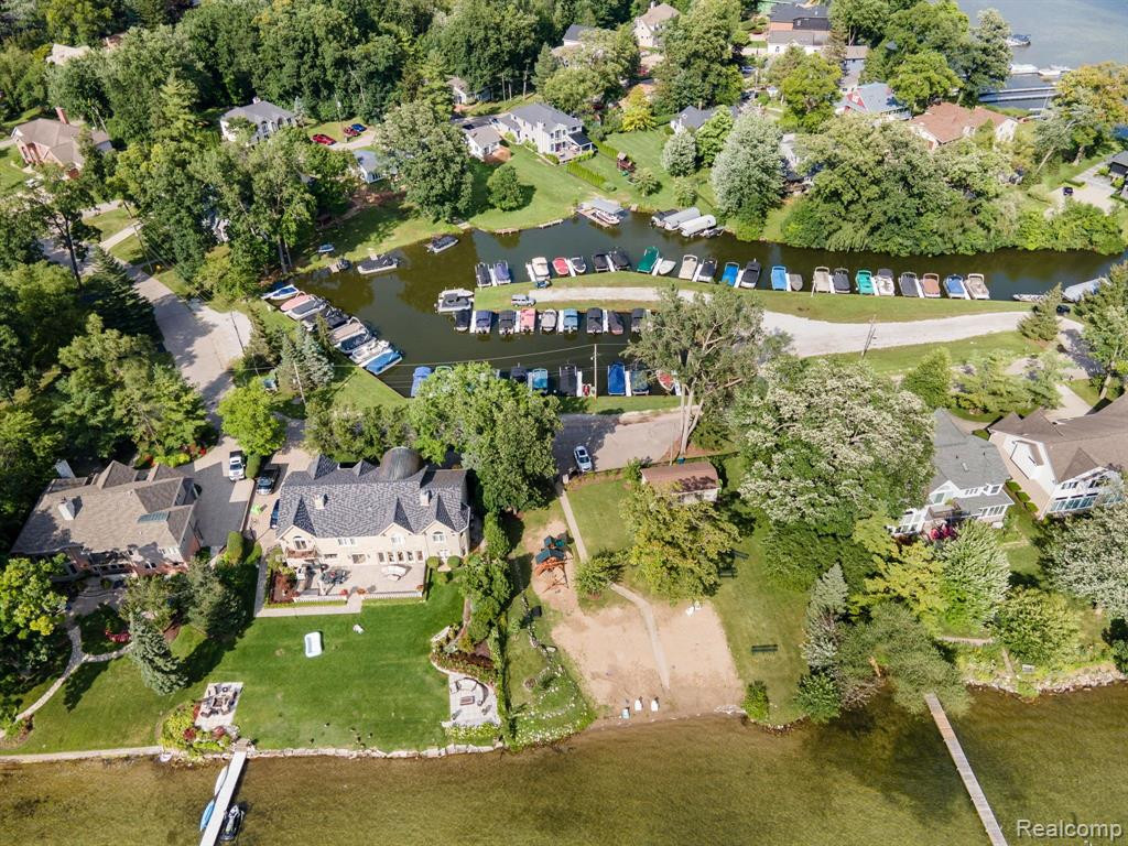 5563 PARK Drive, Orchard Lake Village, MI 48324 — Photo 16
