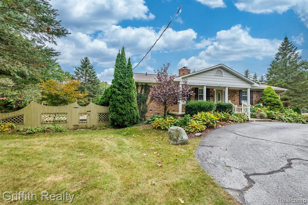 5394 BRIGHTON Road, Brighton, MI 48116 — Photo 3