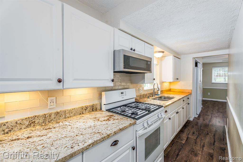 5394 BRIGHTON Road, Brighton, MI 48116 — Photo 45