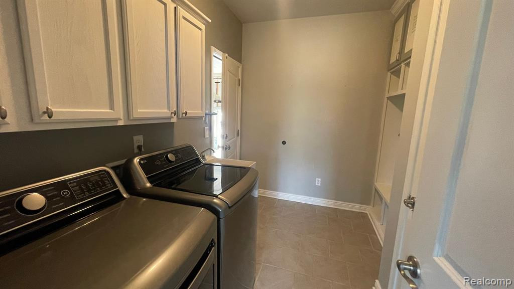 51284 SCARBOROUGH Road, Canton, MI 48188 — Photo 7