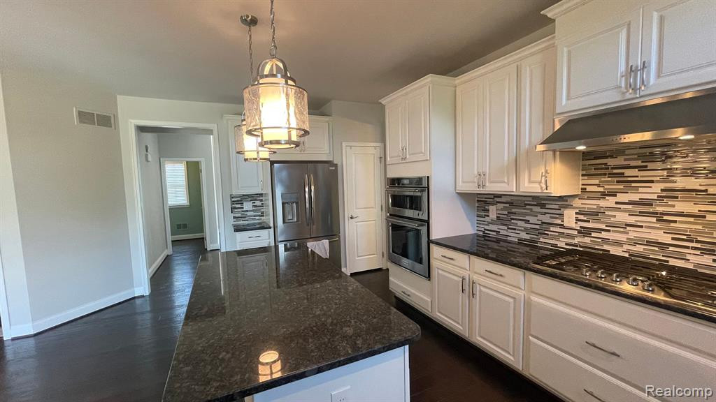 51284 SCARBOROUGH Road, Canton, MI 48188 — Photo 13