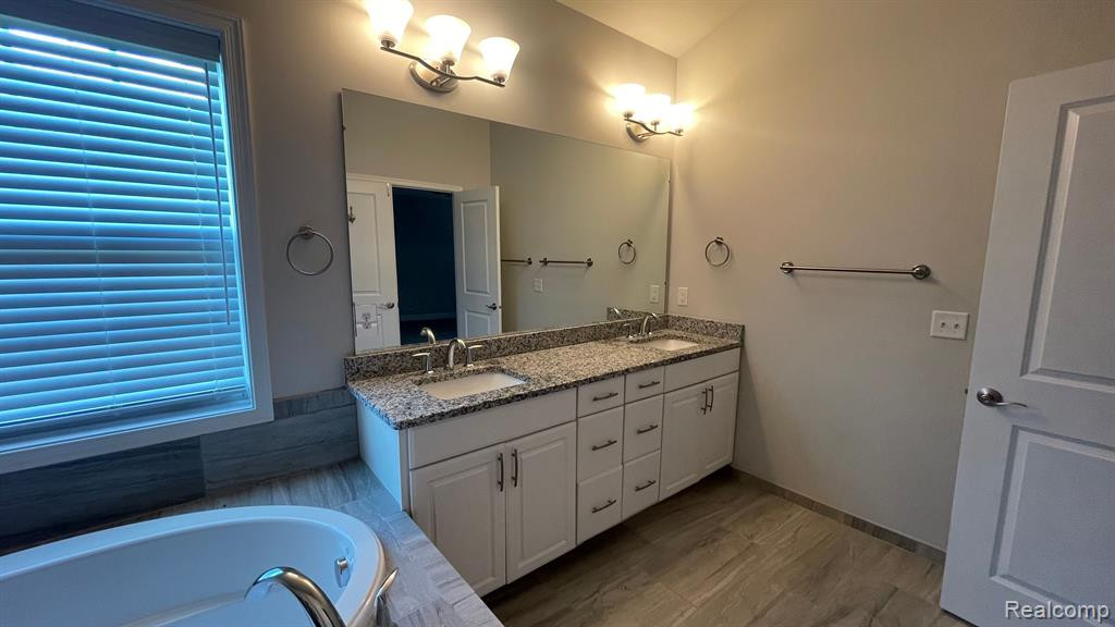 51284 SCARBOROUGH Road, Canton, MI 48188 — Photo 19