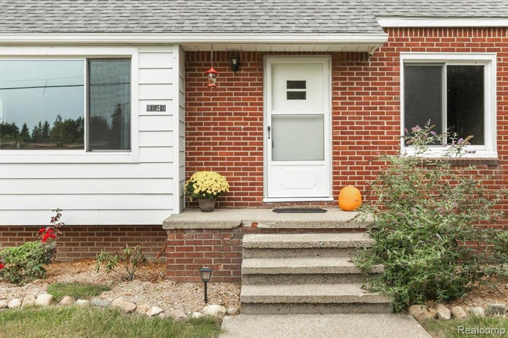 8649 LAKESHORE Road, Burtchville, MI 48059 — Photo 5