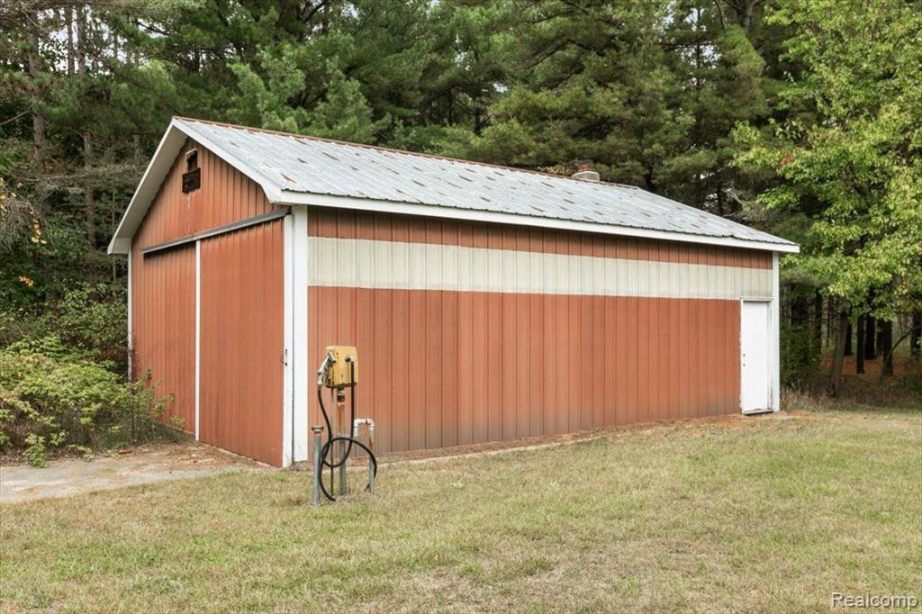 8649 LAKESHORE Road, Burtchville, MI 48059 — Photo 9