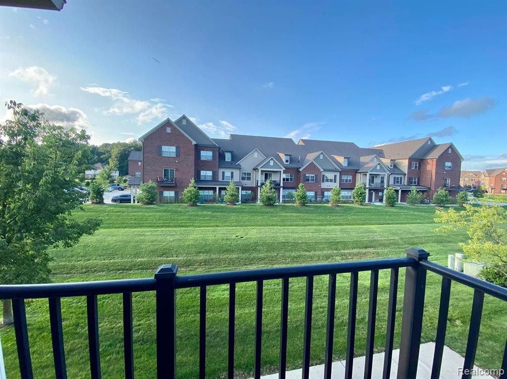 7691 Ambassador Drive, Utica, MI 48316 — Photo 3