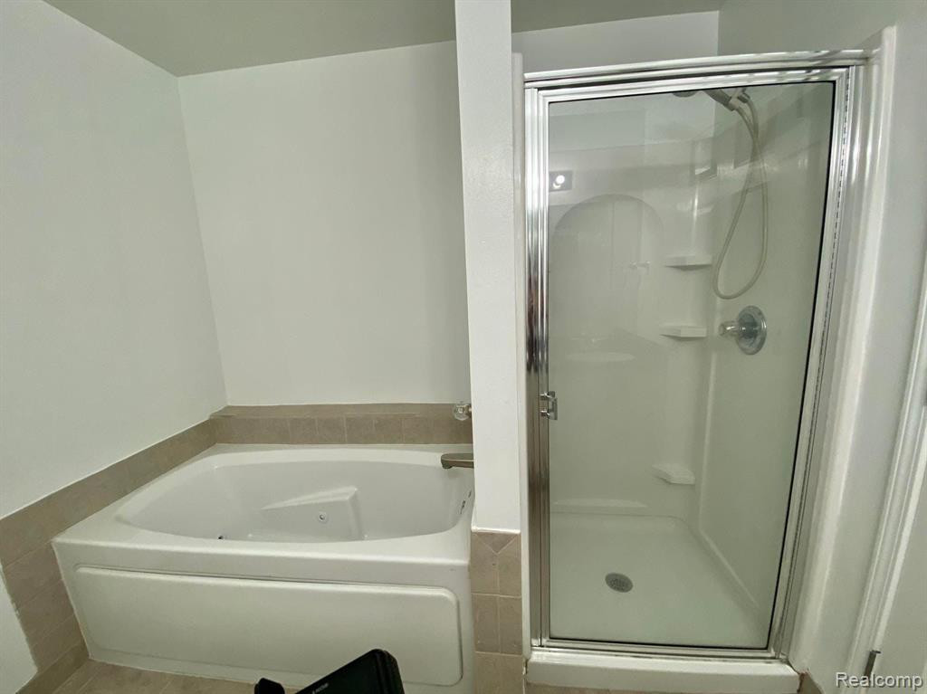 7691 Ambassador Drive, Utica, MI 48316 — Photo 4