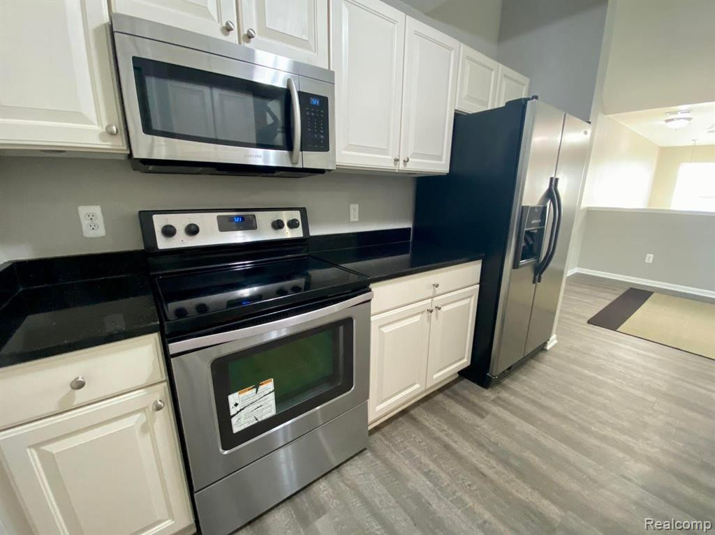 7691 Ambassador Drive, Utica, MI 48316 — Photo 11