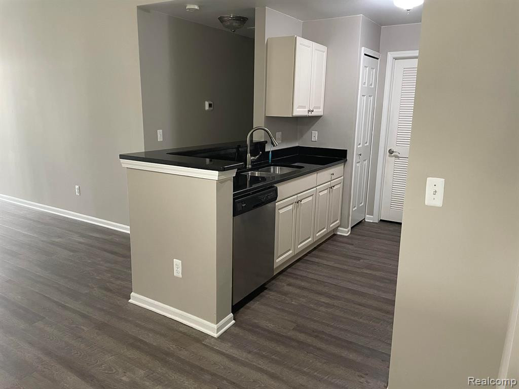 7691 Ambassador Drive, Utica, MI 48316 — Photo 14