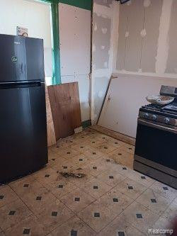 4320 ROHNS Street, Detroit, MI 48214 — Photo 6