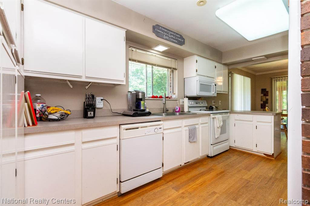 7797 BIRCKLAN Drive, Canton, MI 48187 — Photo 27