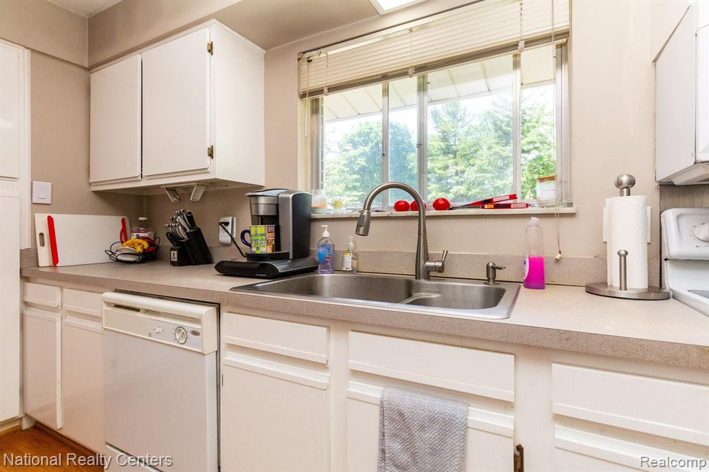 7797 BIRCKLAN Drive, Canton, MI 48187 — Photo 29