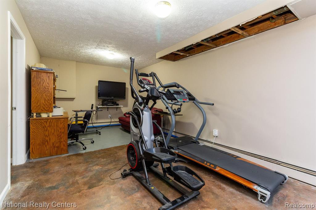 7797 BIRCKLAN Drive, Canton, MI 48187 — Photo 41
