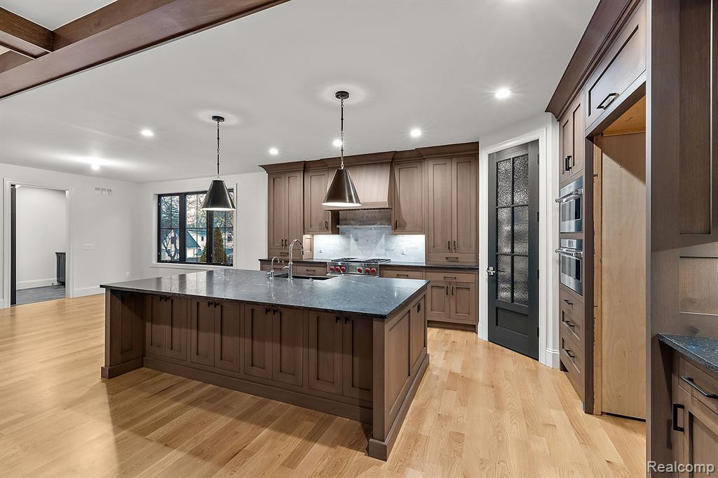 725 Arthur St, Plymouth, MI 48170 — Photo 13