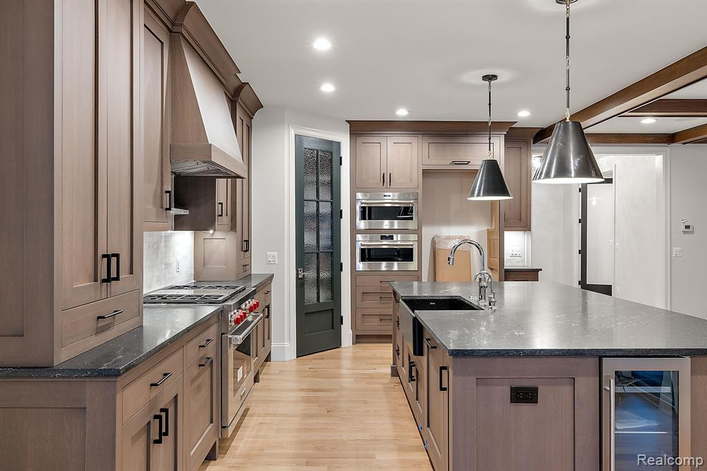 725 Arthur St, Plymouth, MI 48170 — Photo 14