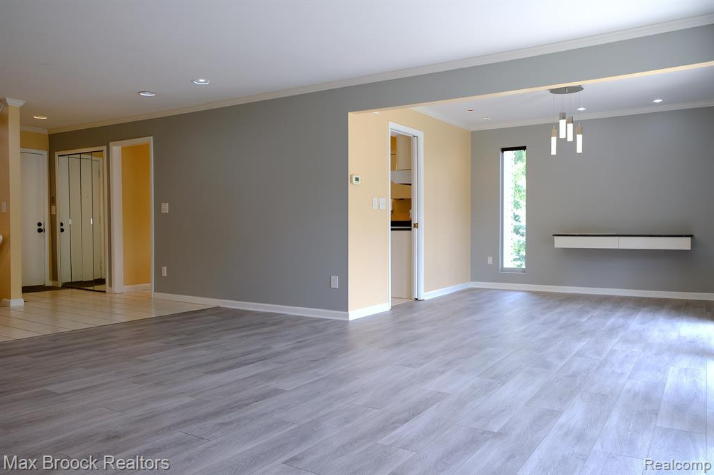5305 FAIRWAY LN, West Bloomfield, MI 48323 — Photo 5