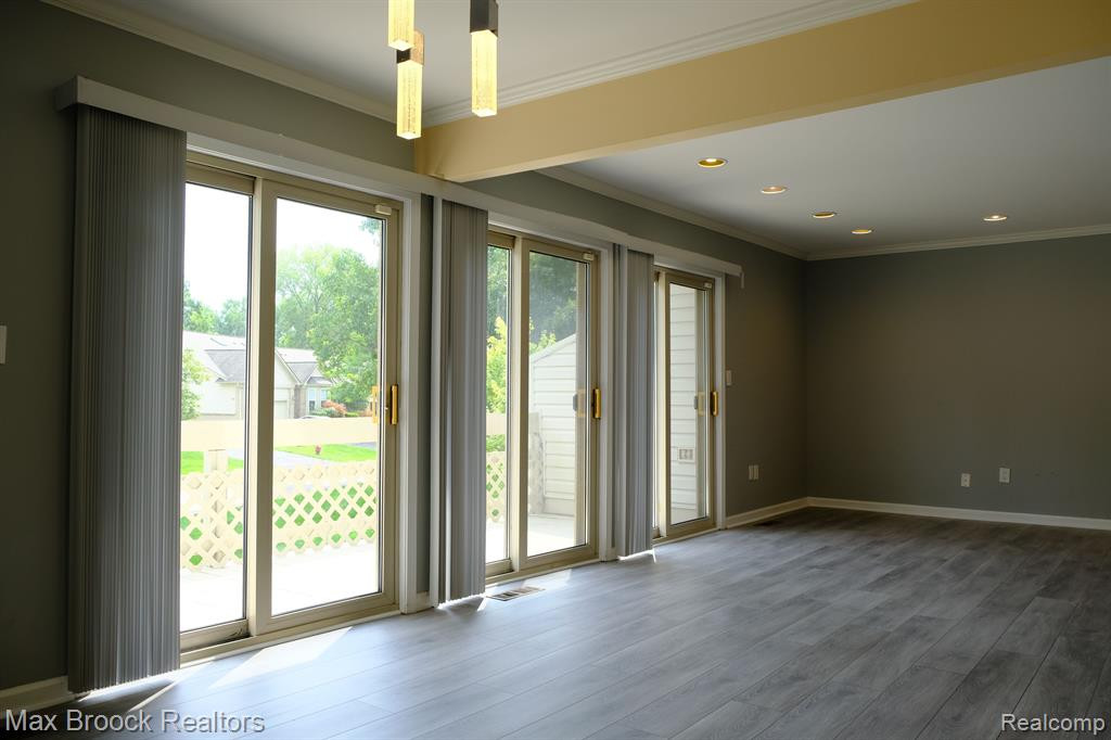 5305 FAIRWAY LN, West Bloomfield, MI 48323 — Photo 27