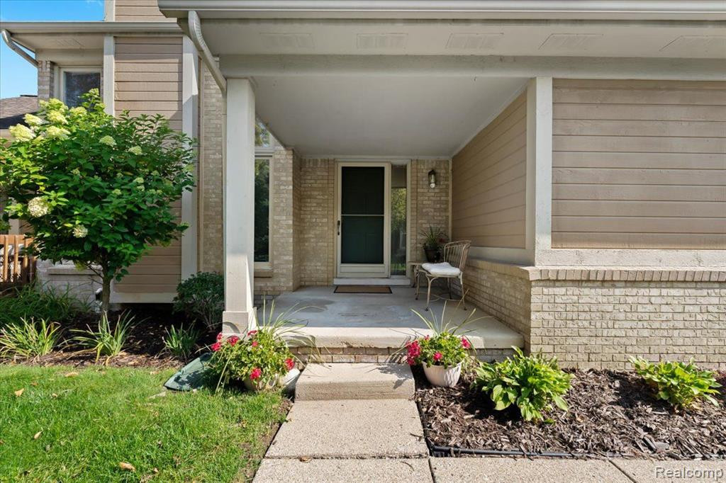 9363 EASTWIND Drive, Livonia, MI 48150 — Photo 3