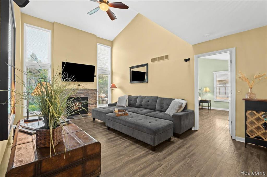 9363 EASTWIND Drive, Livonia, MI 48150 — Photo 5