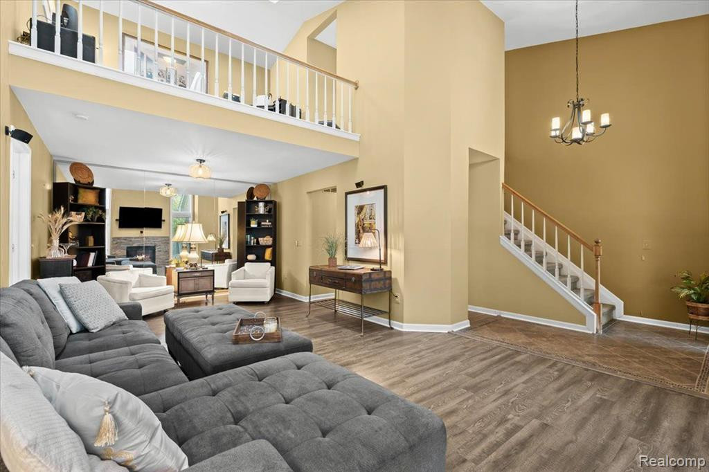 9363 EASTWIND Drive, Livonia, MI 48150 — Photo 6