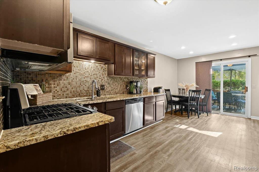9363 EASTWIND Drive, Livonia, MI 48150 — Photo 8