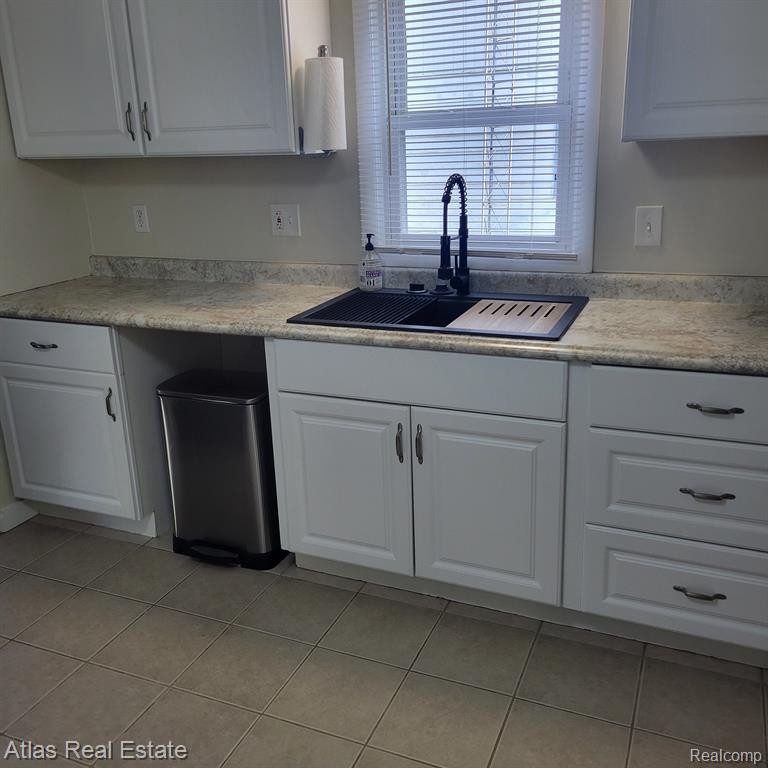 5422 Raymond Avenue Avenue, Burton, MI 48509 — Photo 5