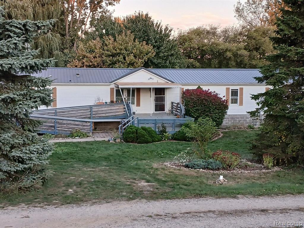 4347 MAPLE Street, Brown, MI 48416 — Photo 4