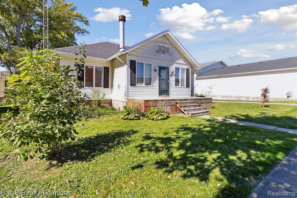 6711 JEFFERSON Road, North Branch, MI 48461 — Photo 3