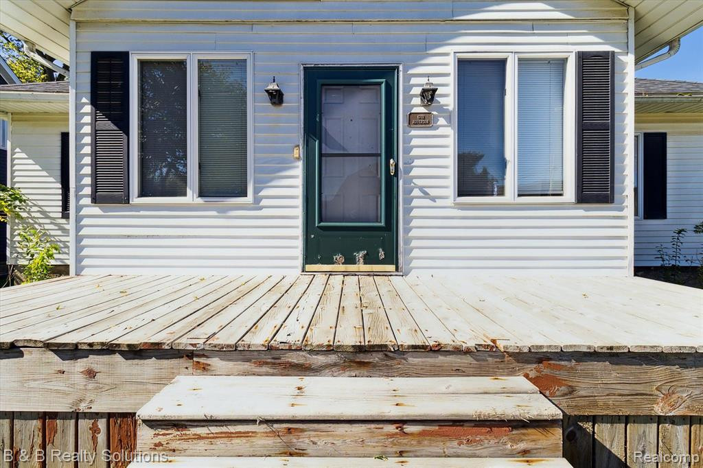 6711 JEFFERSON Road, North Branch, MI 48461 — Photo 4