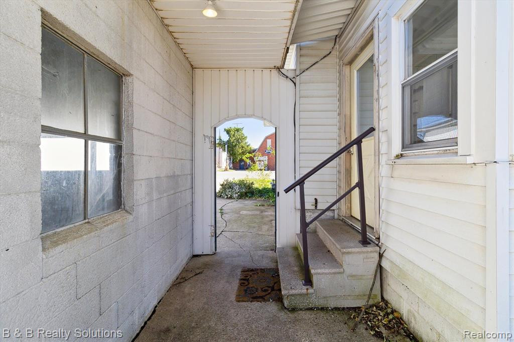6711 JEFFERSON Road, North Branch, MI 48461 — Photo 34