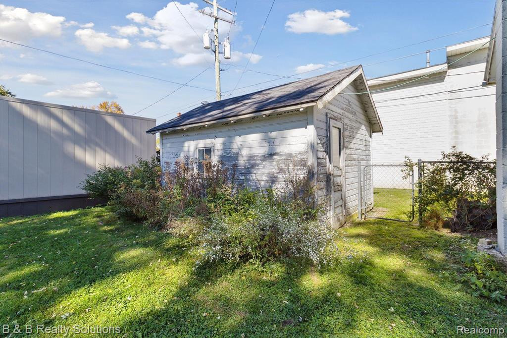 6711 JEFFERSON Road, North Branch, MI 48461 — Photo 36